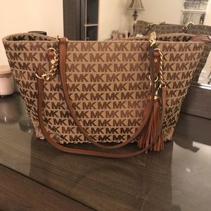 Michael Kors Jet Set Tote